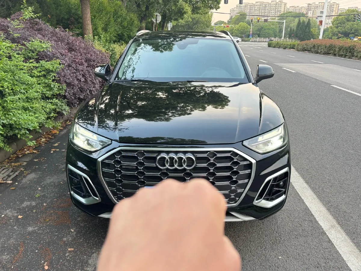 2022 Audi Q5L 2.0T 190HP L4 7DCT,autocango,china used car exporter,china ev exporter,chinese used car exporter,chinese used ev exporter