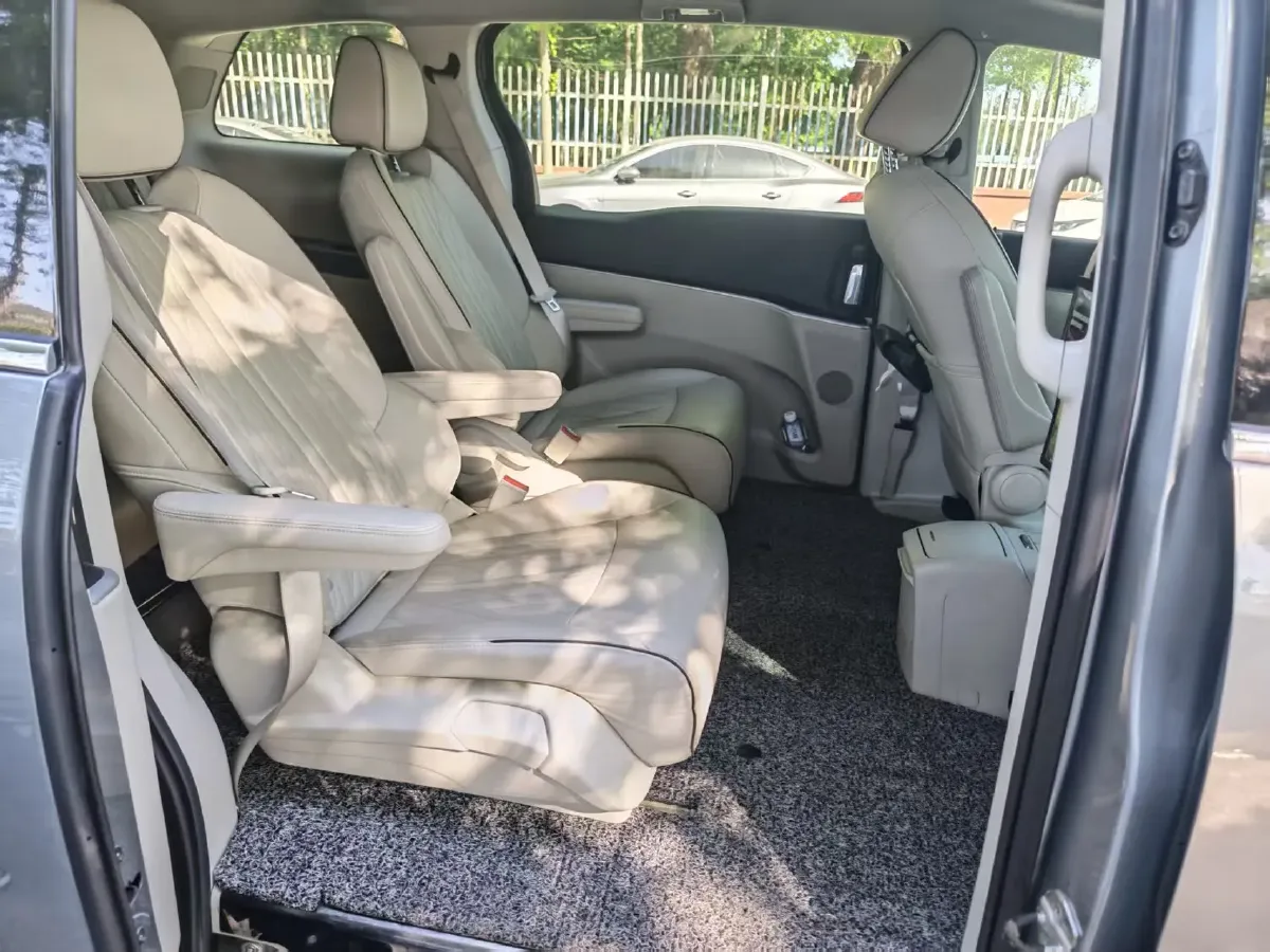 2022 Buick GL8 2.0T 237HP L4 9AT,autocango,china used car exporter,china ev exporter,chinese used car exporter,chinese used ev exporter