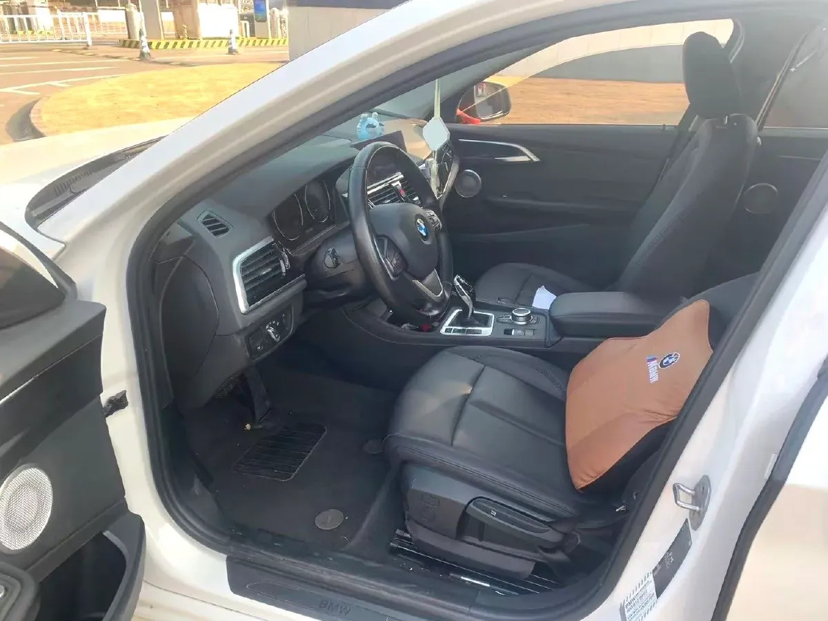 2021 BMW 1 Series 1.5T 140HP L3 7DCT,autocango,china used car exporter,china ev exporter,chinese used car exporter,chinese used ev exporter