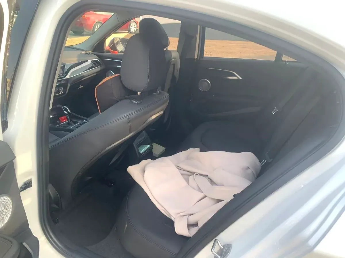 2021 BMW 1 Series 1.5T 140HP L3 7DCT,autocango,china used car exporter,china ev exporter,chinese used car exporter,chinese used ev exporter