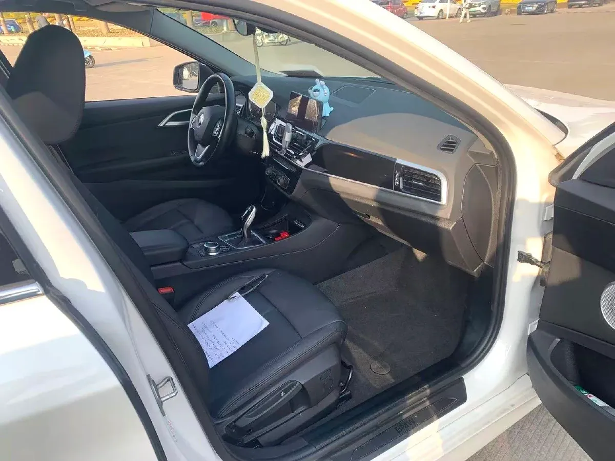 2021 BMW 1 Series 1.5T 140HP L3 7DCT,autocango,china used car exporter,china ev exporter,chinese used car exporter,chinese used ev exporter