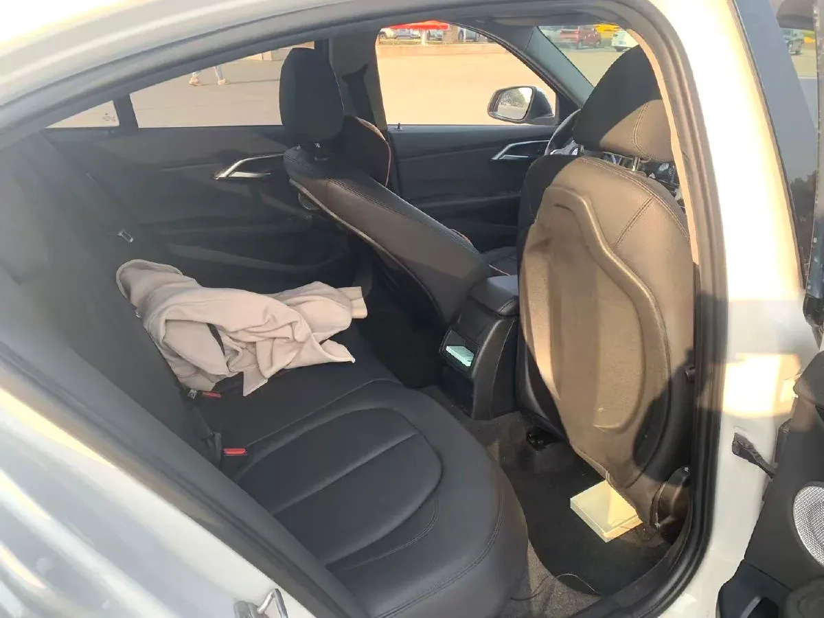 2021 BMW 1 Series 1.5T 140HP L3 7DCT,autocango,china used car exporter,china ev exporter,chinese used car exporter,chinese used ev exporter