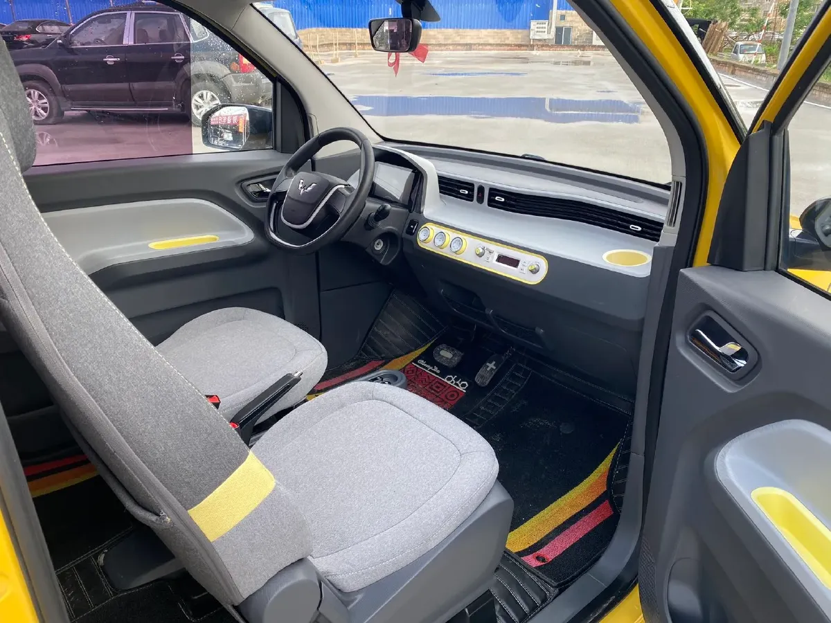 2021 WuLing HongGuang MINI EV BEV 13.9KWH,autocango,china used car exporter,china ev exporter,chinese used car exporter,chinese used ev exporter