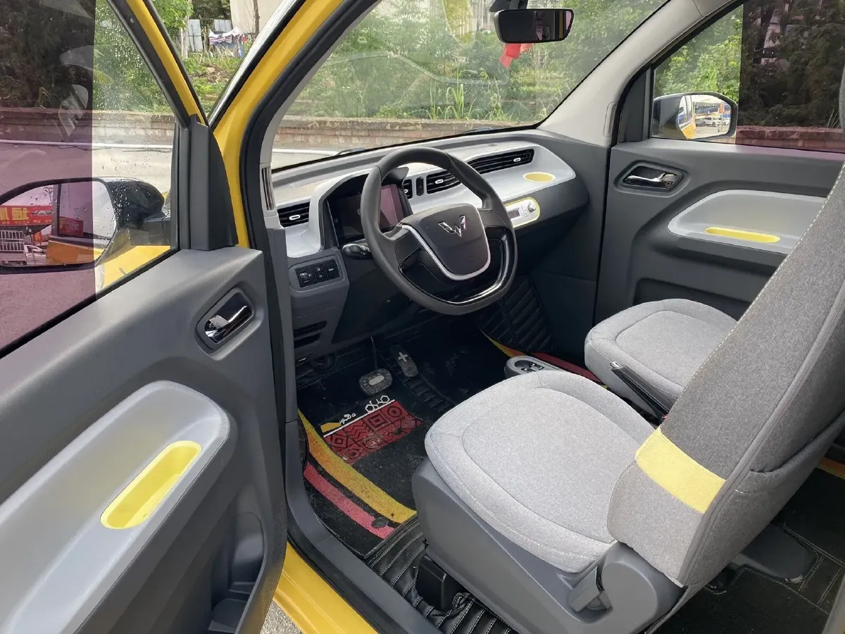 2021 WuLing HongGuang MINI EV BEV 13.9KWH,autocango,china used car exporter,china ev exporter,chinese used car exporter,chinese used ev exporter