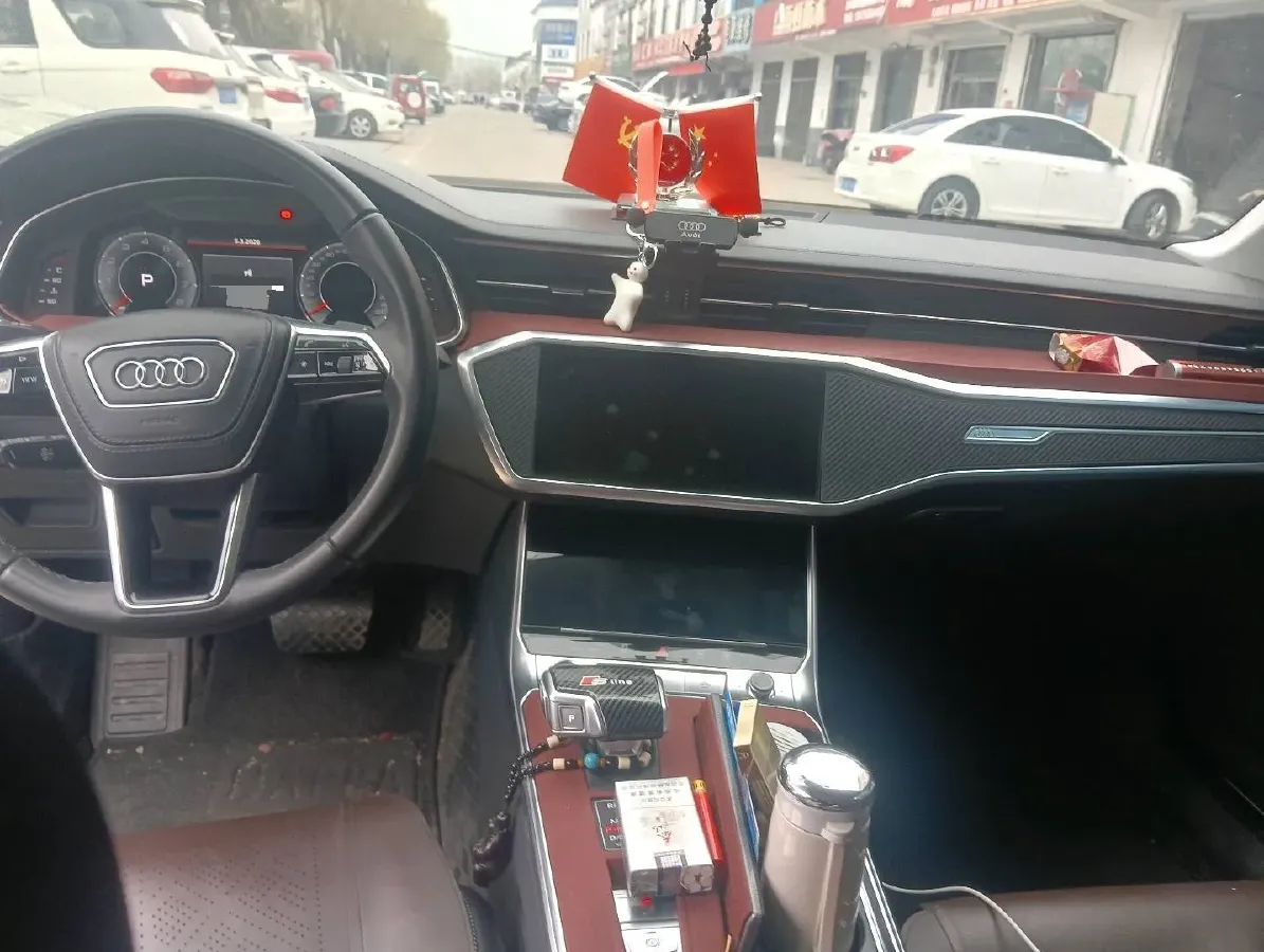 2024 Audi A6L 2.0T 190HP L4 7DCT,autocango,china used car exporter,china ev exporter,chinese used car exporter,chinese used ev exporter