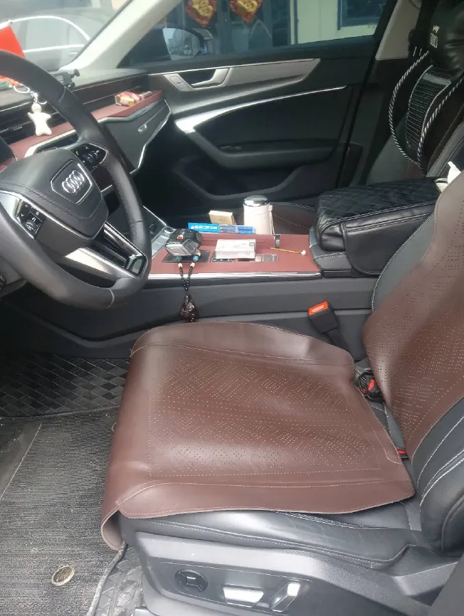 2024 Audi A6L 2.0T 190HP L4 7DCT,autocango,china used car exporter,china ev exporter,chinese used car exporter,chinese used ev exporter