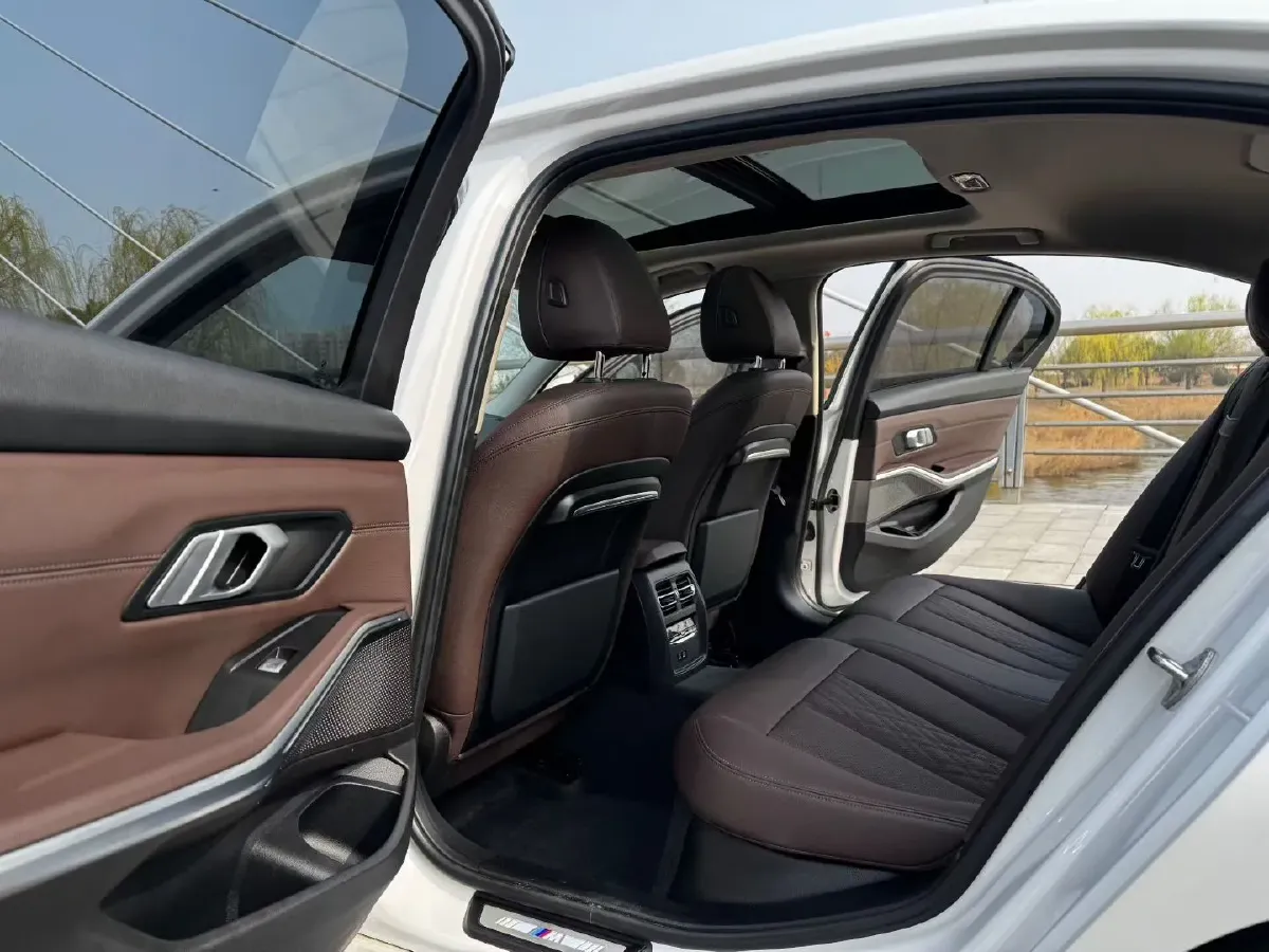 2021 BMW 3 Series 2.0T 184HP L4 8AT,autocango,china used car exporter,china ev exporter,chinese used car exporter,chinese used ev exporter