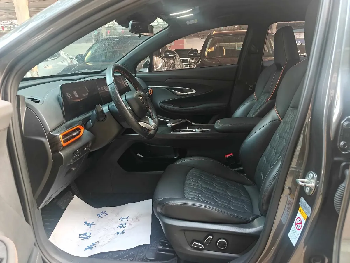 2022 ChangAn UNI-T 1.5T 188HP L4 7DCT,autocango,china used car exporter,china ev exporter,chinese used car exporter,chinese used ev exporter