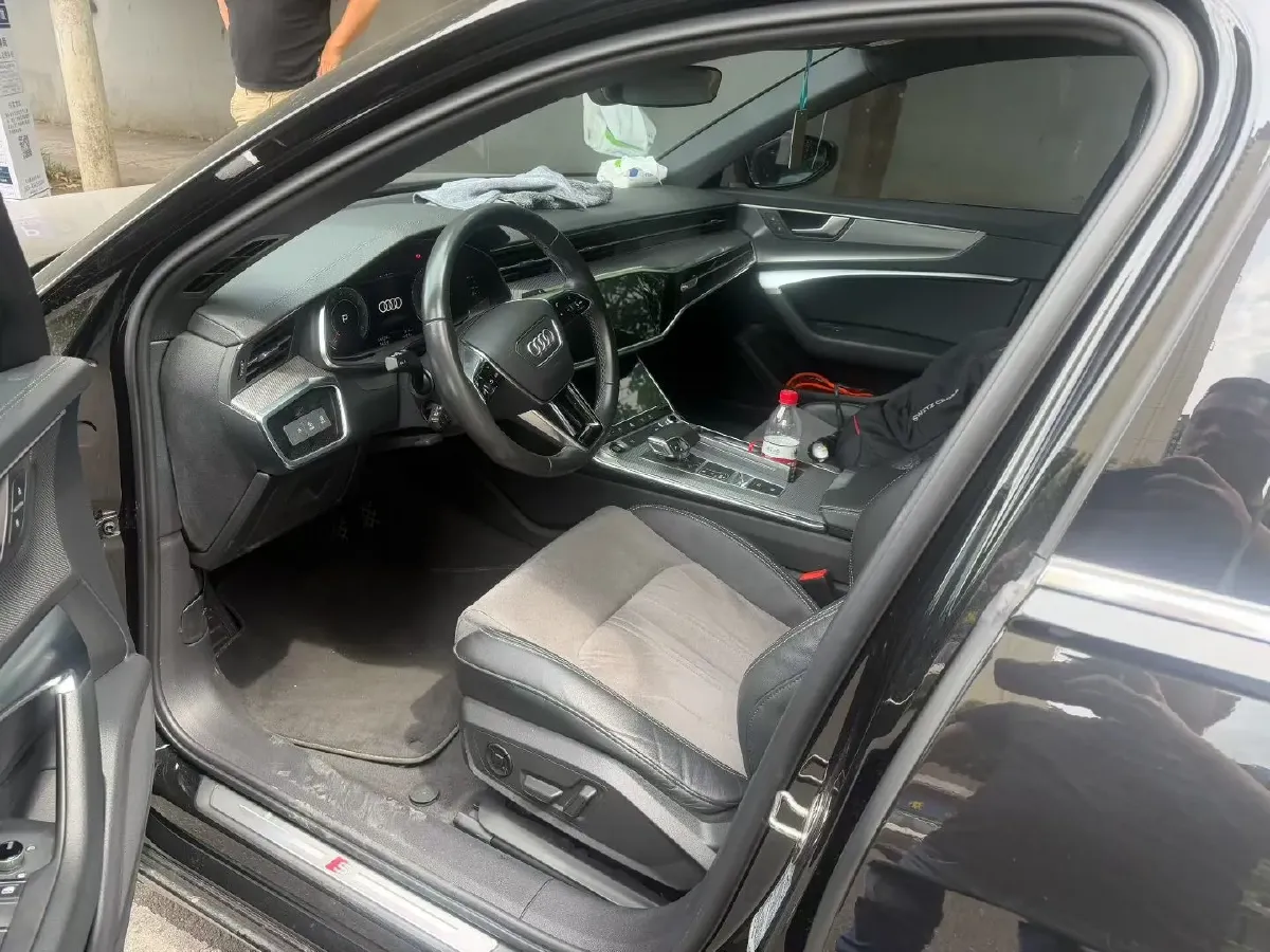 2022 Audi A6L 2.0T 190HP L4 7DCT,autocango,china used car exporter,china ev exporter,chinese used car exporter,chinese used ev exporter