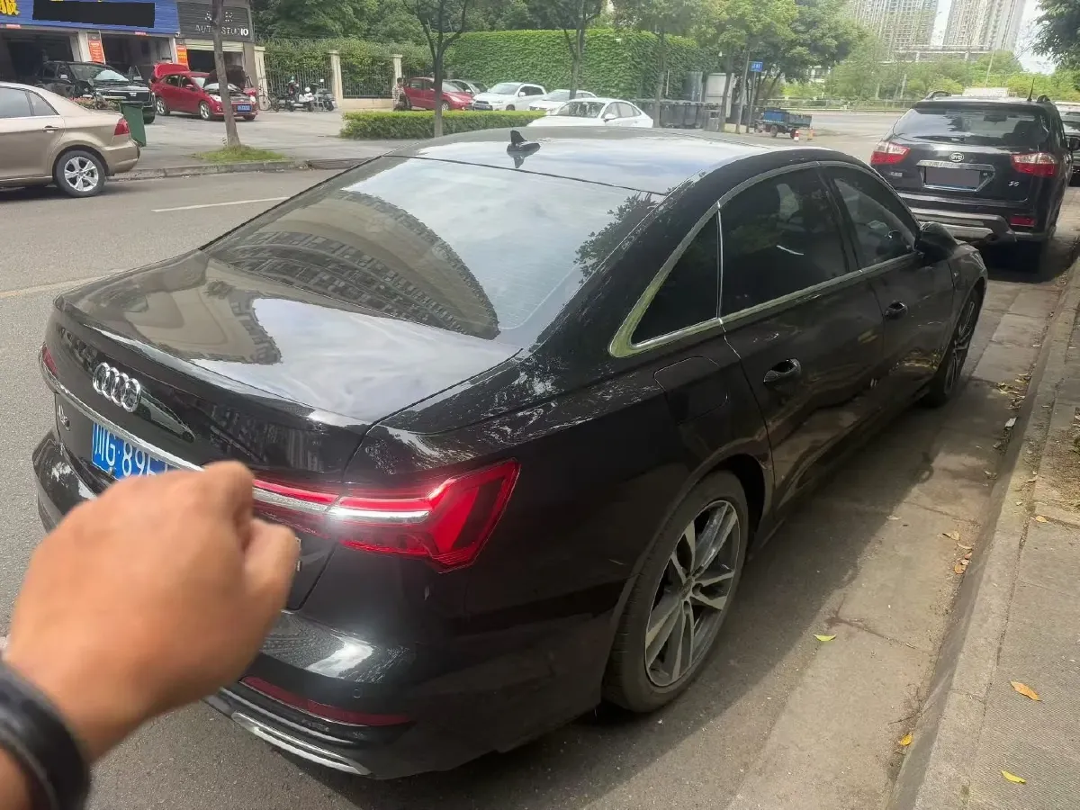 2022 Audi A6L 2.0T 190HP L4 7DCT,autocango,china used car exporter,china ev exporter,chinese used car exporter,chinese used ev exporter