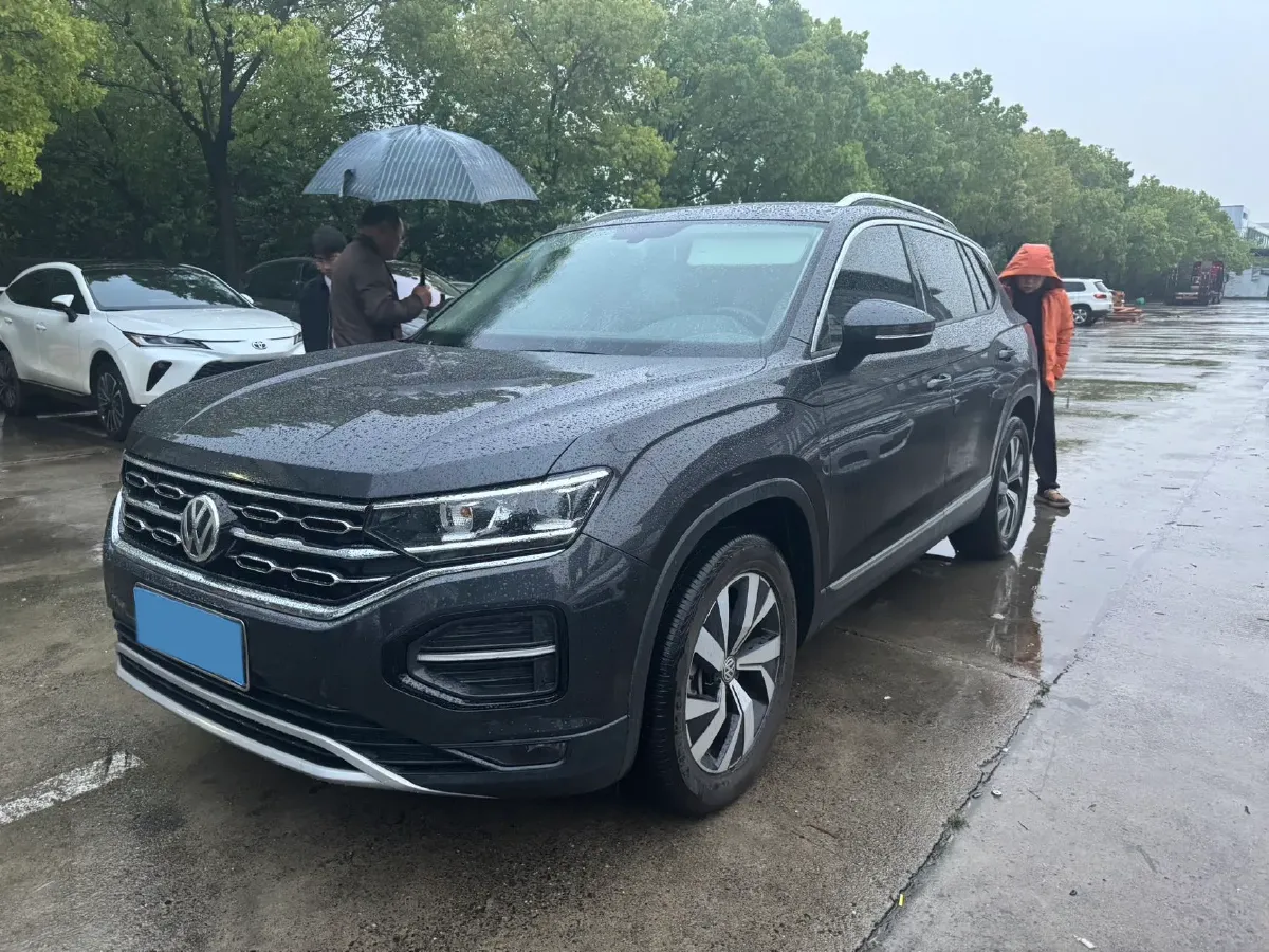 2019 Jeep Cherokee 2.0T 234HP L4 9AT,autocango,china used car exporter,china ev exporter,chinese used car exporter,chinese used ev exporter