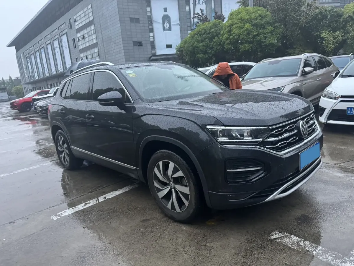 2019 Jeep Cherokee 2.0T 234HP L4 9AT,autocango,china used car exporter,china ev exporter,chinese used car exporter,chinese used ev exporter