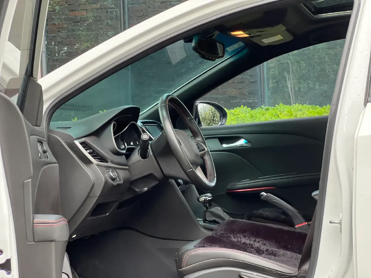 2019 Chevrolet Monza 1.3T 163HP L3 6AT,autocango,china used car exporter,china ev exporter,chinese used car exporter,chinese used ev exporter