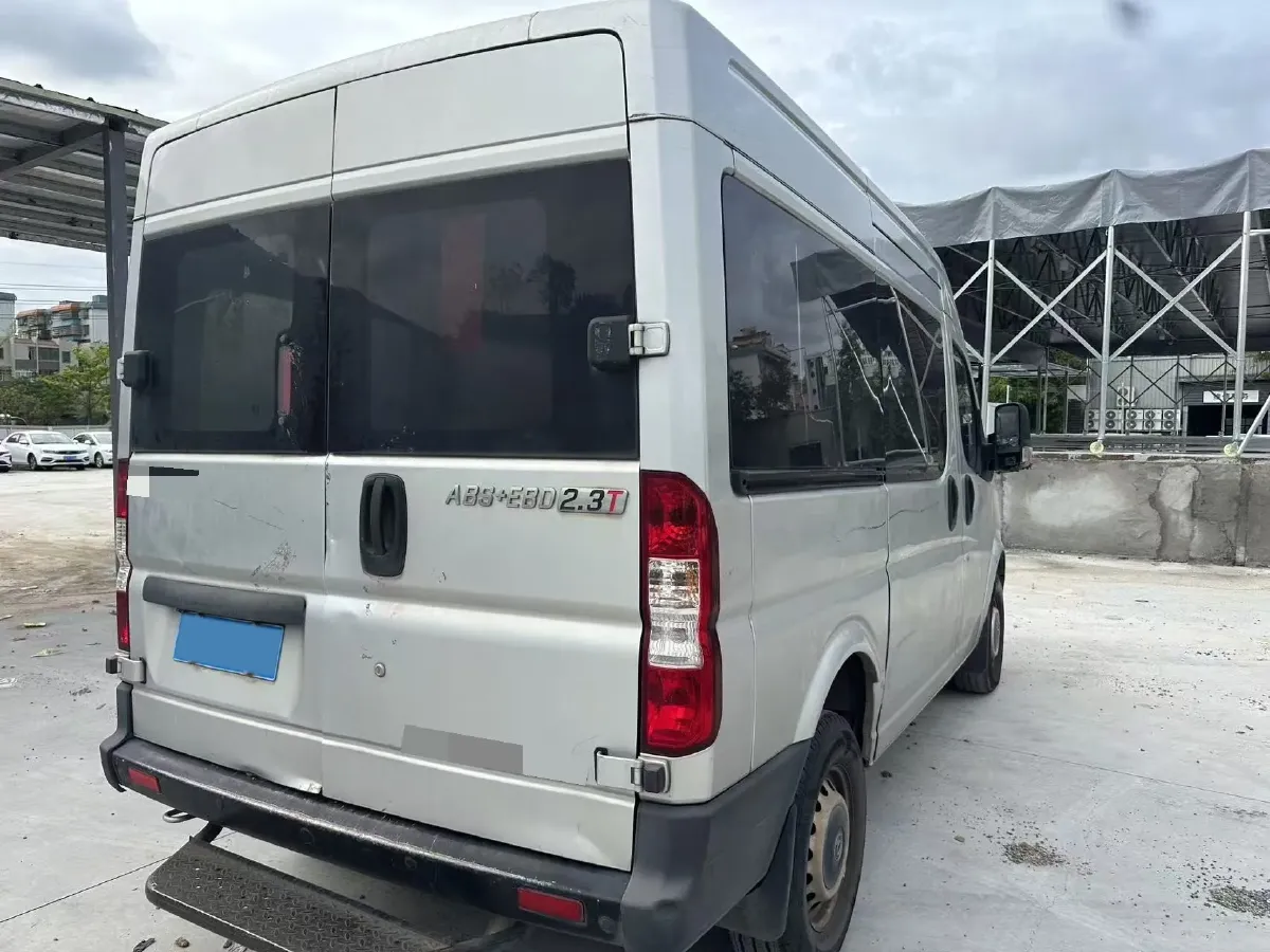 2019 JMC YuHu 5 2.0T 142HP L4 6MT,autocango,china used car exporter,china ev exporter,chinese used car exporter,chinese used ev exporter