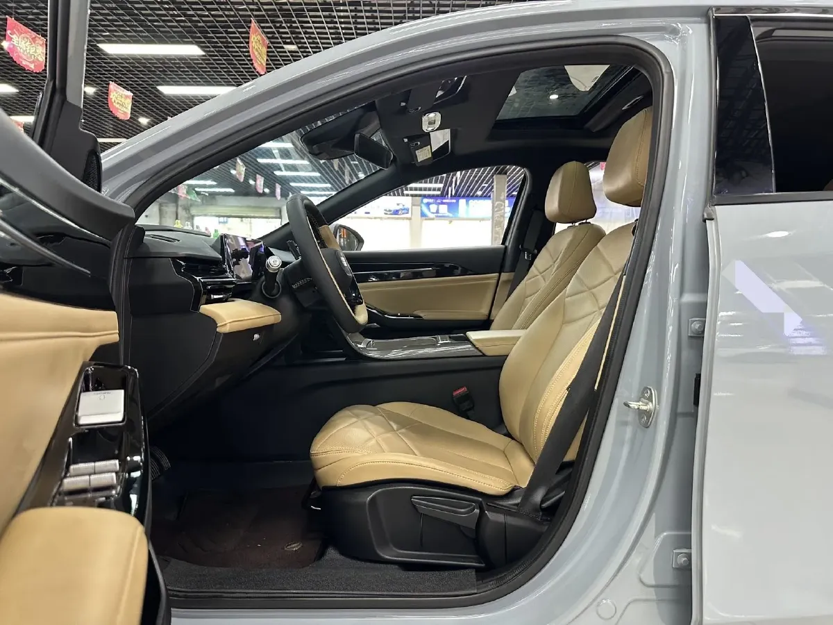 2023 Geely Galaxy L6 1.5T 163HP L4 3DHT PHEV,autocango,china used car exporter,china ev exporter,chinese used car exporter,chinese used ev exporter