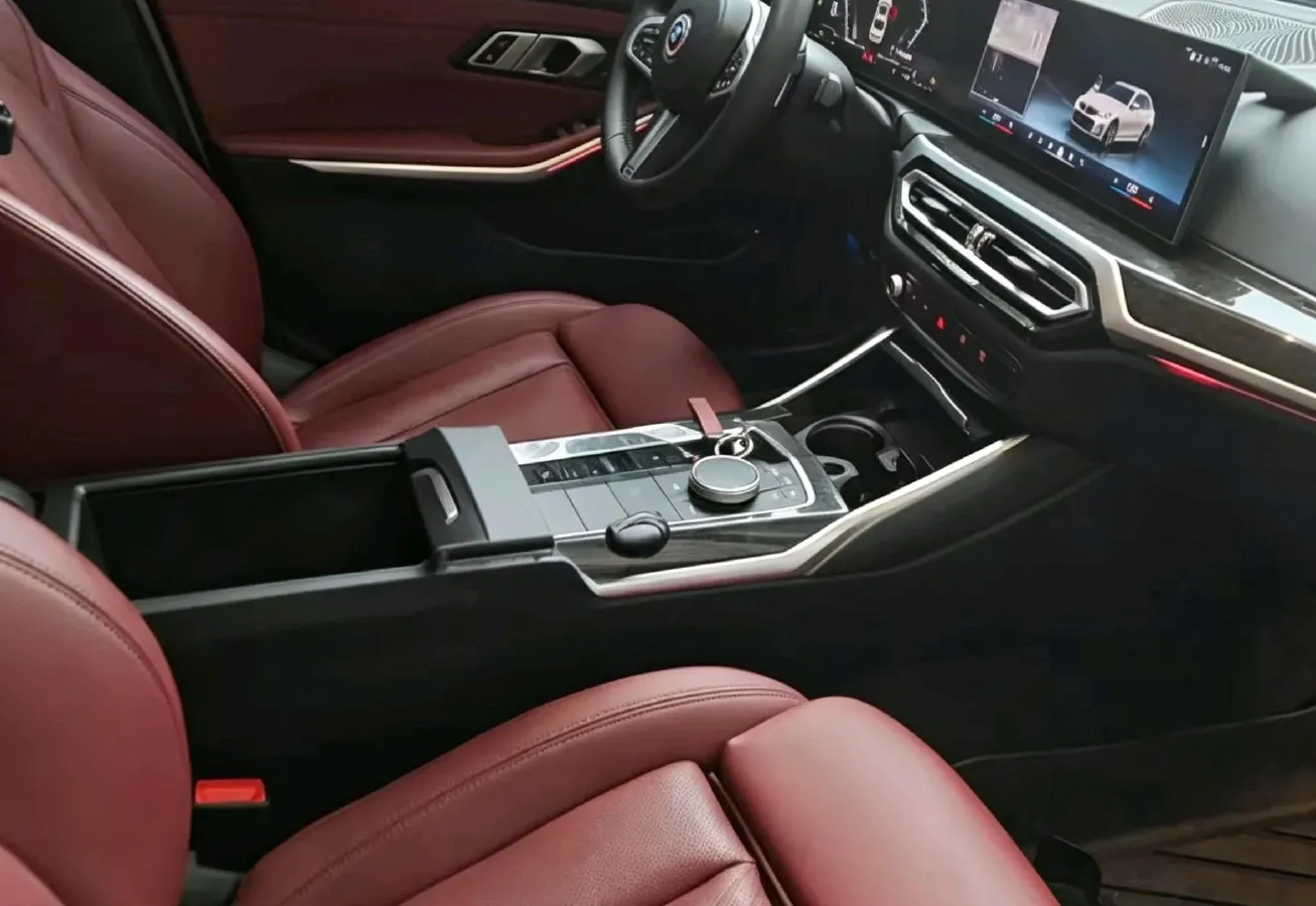 2023 BMW 3 Series 2.0T 184HP L4 8AT,autocango,china used car exporter,china ev exporter,chinese used car exporter,chinese used ev exporter