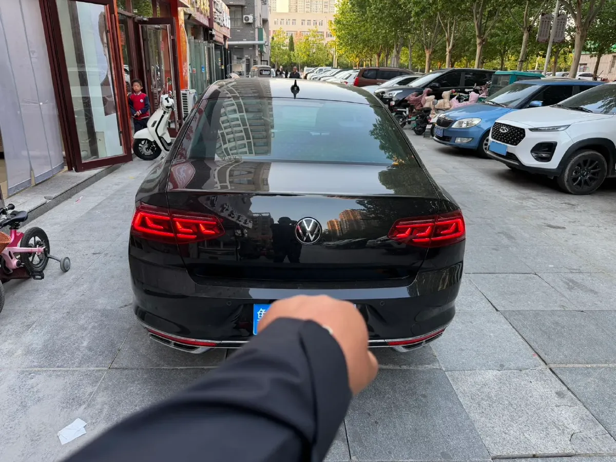 2023 Volkswagen Magotan 2.0T 186HP L4 7DCT,autocango,china used car exporter,china ev exporter,chinese used car exporter,chinese used ev exporter