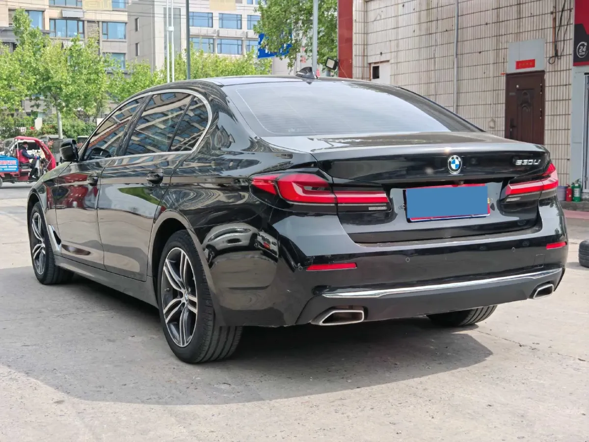 2023 BMW 5 Series 2.0T 245HP L4 8AT,autocango,china used car exporter,china ev exporter,chinese used car exporter,chinese used ev exporter