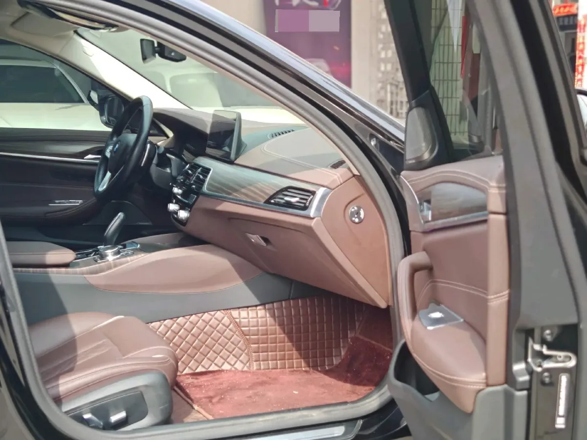 2023 BMW 5 Series 2.0T 245HP L4 8AT,autocango,china used car exporter,china ev exporter,chinese used car exporter,chinese used ev exporter