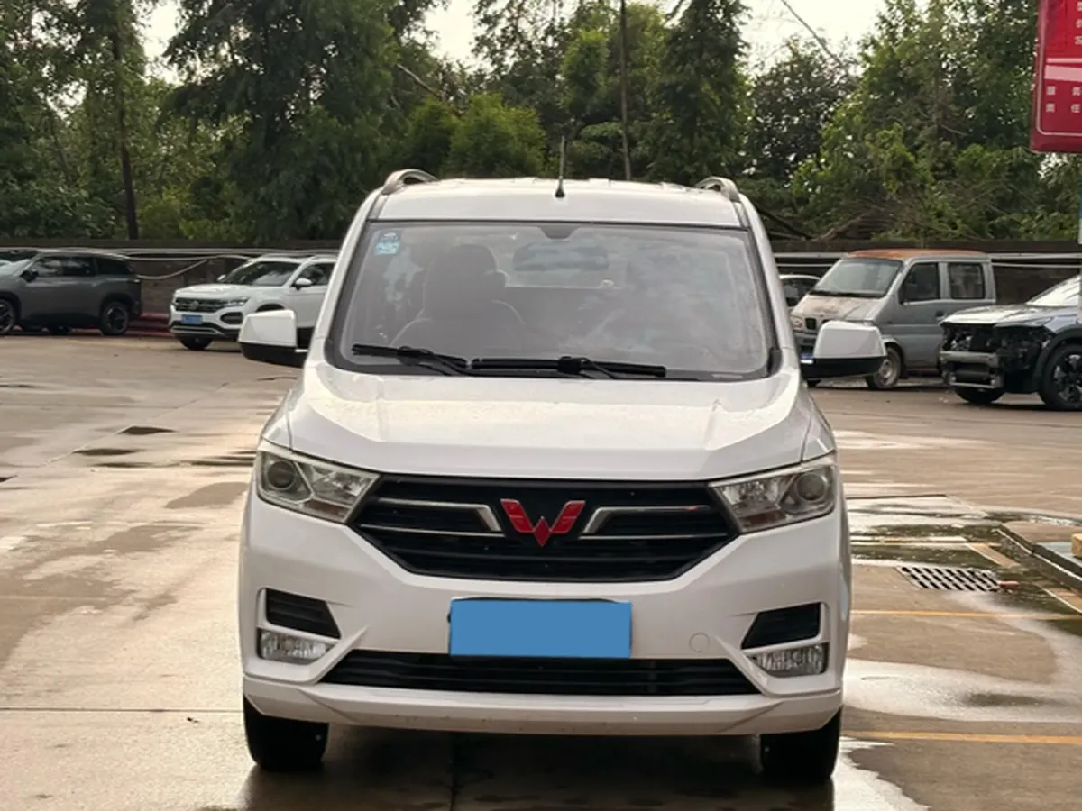 2018 WuLing HongGuang 1.5L 105HP L4 5MT,autocango,china used car exporter,china ev exporter,chinese used car exporter,chinese used ev exporter