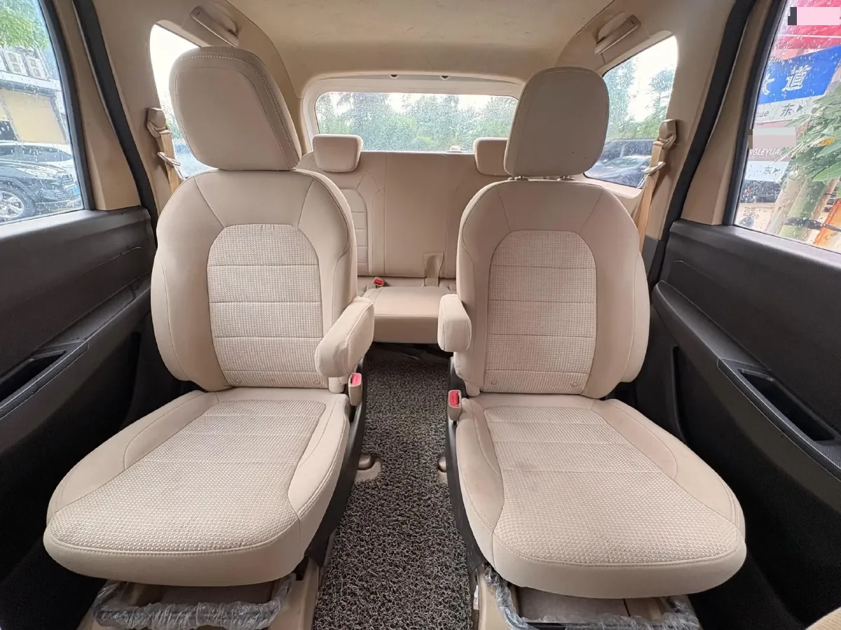 2018 WuLing HongGuang 1.5L 105HP L4 5MT,autocango,china used car exporter,china ev exporter,chinese used car exporter,chinese used ev exporter
