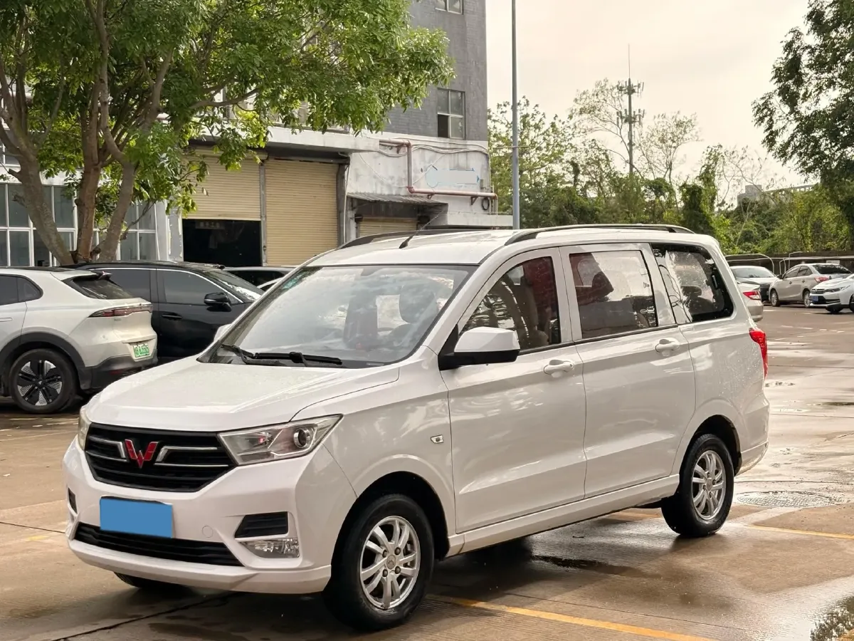 2018 WuLing HongGuang 1.5L 105HP L4 5MT,autocango,china used car exporter,china ev exporter,chinese used car exporter,chinese used ev exporter