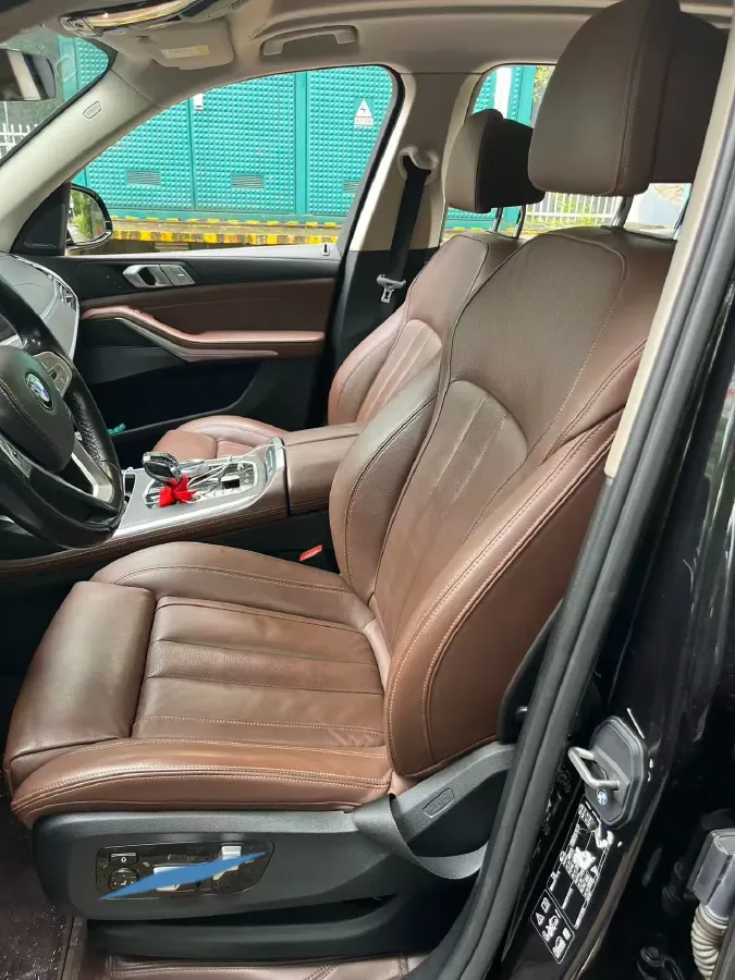 2020 BMW X7 3.0T 340HP L6 8AT,autocango,china used car exporter,china ev exporter,chinese used car exporter,chinese used ev exporter