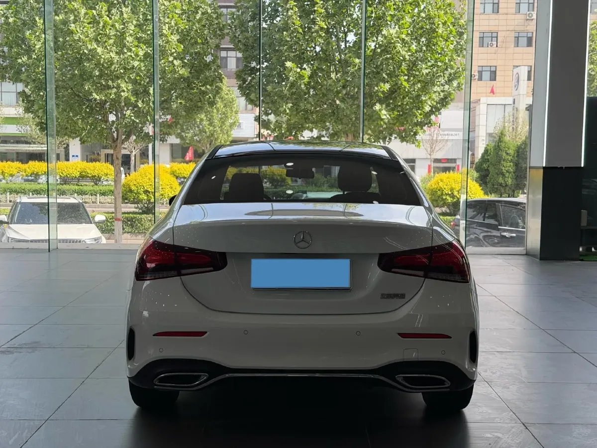 2022 Mercedes-Benz A Class 1.3T 163HP L4 7DCT,autocango,china used car exporter,china ev exporter,chinese used car exporter,chinese used ev exporter