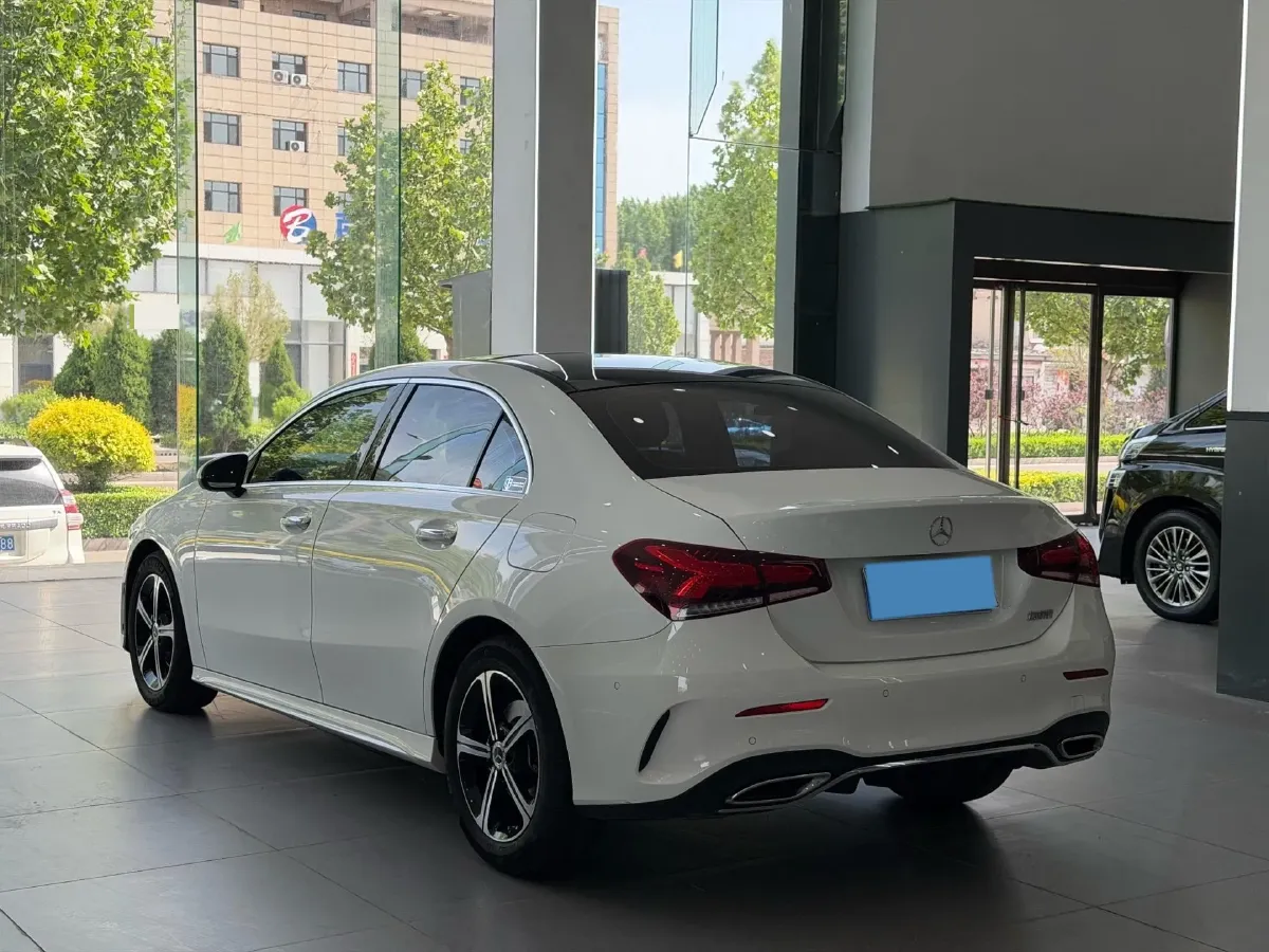 2022 Mercedes-Benz A Class 1.3T 163HP L4 7DCT,autocango,china used car exporter,china ev exporter,chinese used car exporter,chinese used ev exporter