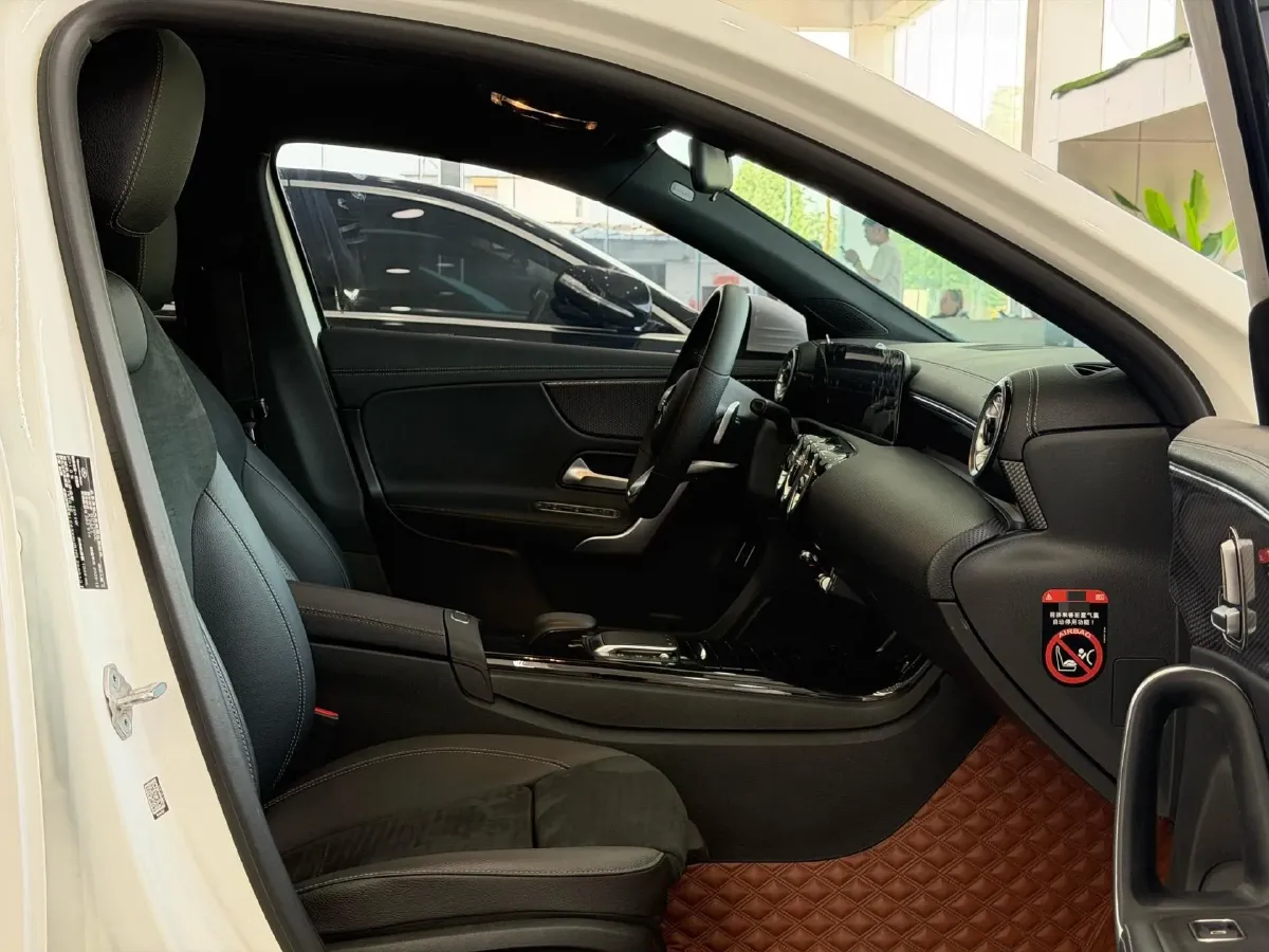 2022 Mercedes-Benz A Class 1.3T 163HP L4 7DCT,autocango,china used car exporter,china ev exporter,chinese used car exporter,chinese used ev exporter