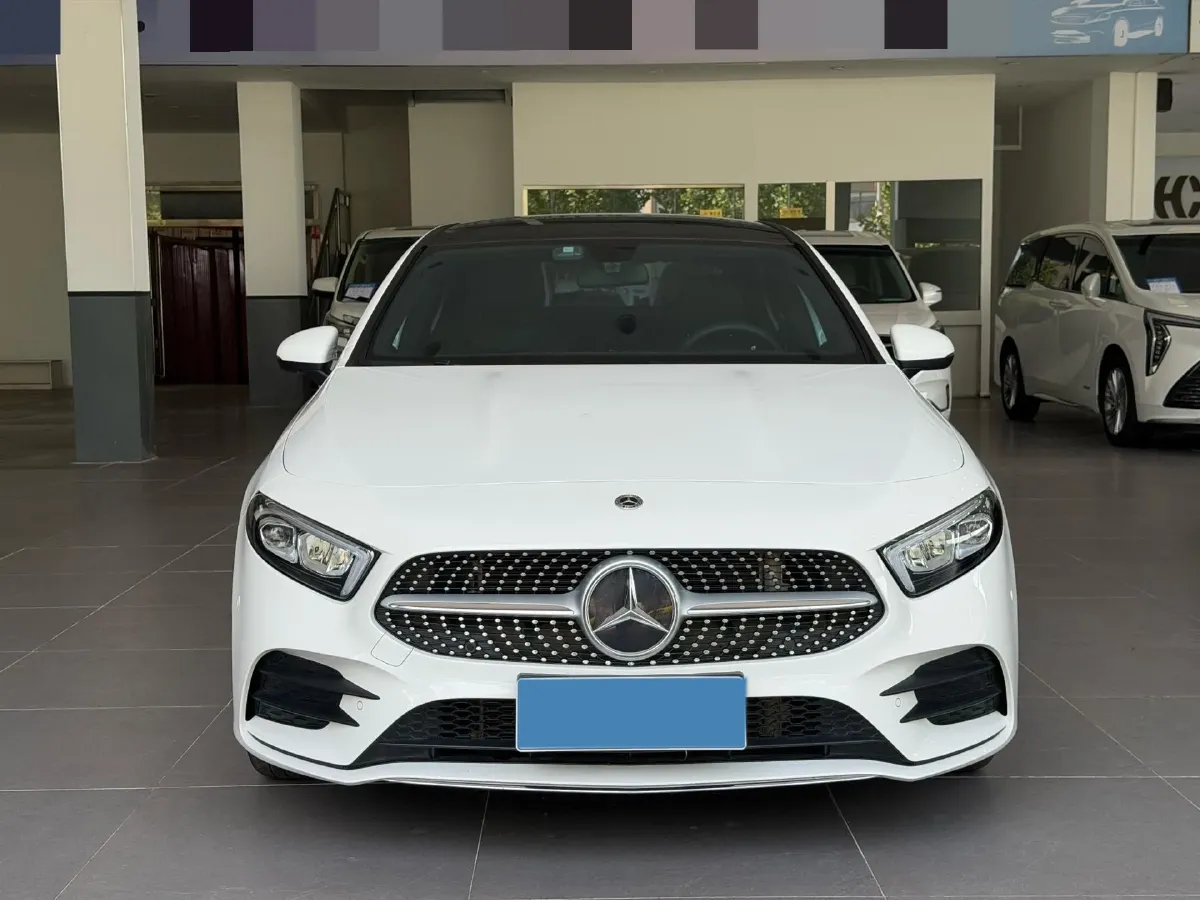 2022 Mercedes-Benz A Class 1.3T 163HP L4 7DCT,autocango,china used car exporter,china ev exporter,chinese used car exporter,chinese used ev exporter