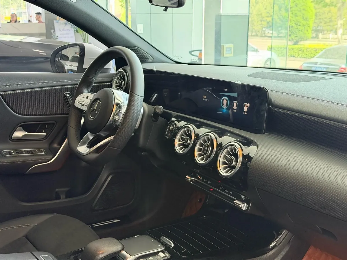 2022 Mercedes-Benz A Class 1.3T 163HP L4 7DCT,autocango,china used car exporter,china ev exporter,chinese used car exporter,chinese used ev exporter