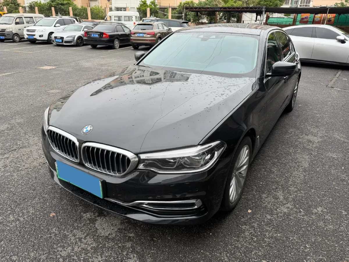 2019 BMW 5 Series 2.0T 184HP L4 8AT PHEV 13KWH,autocango,china used car exporter,china ev exporter,chinese used car exporter,chinese used ev exporter