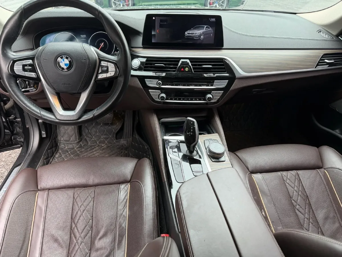 2019 BMW 5 Series 2.0T 184HP L4 8AT PHEV 13KWH,autocango,china used car exporter,china ev exporter,chinese used car exporter,chinese used ev exporter
