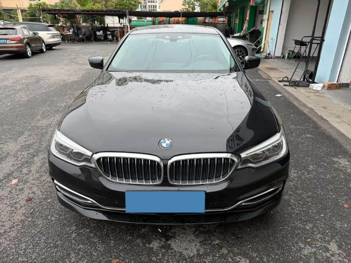 2019 BMW 5 Series 2.0T 184HP L4 8AT PHEV 13KWH,autocango,china used car exporter,china ev exporter,chinese used car exporter,chinese used ev exporter