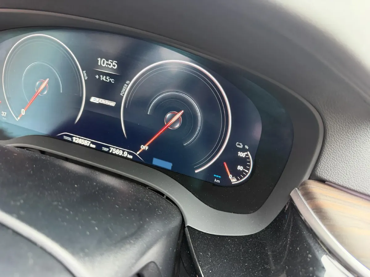 2019 BMW 5 Series 2.0T 184HP L4 8AT PHEV 13KWH,autocango,china used car exporter,china ev exporter,chinese used car exporter,chinese used ev exporter