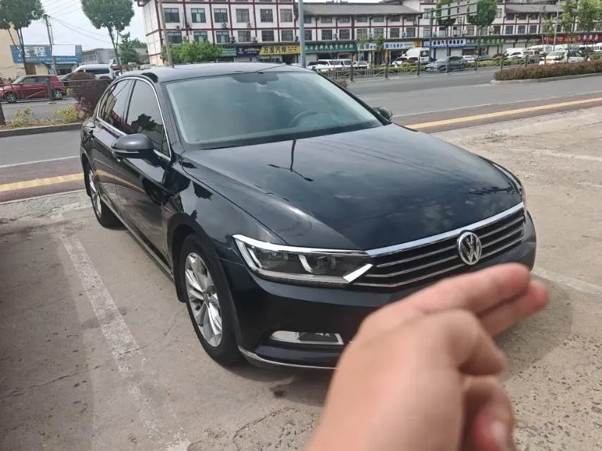 2018 Volkswagen Magotan 1.8T 180HP L4 7DCT,autocango,china used car exporter,china ev exporter,chinese used car exporter,chinese used ev exporter