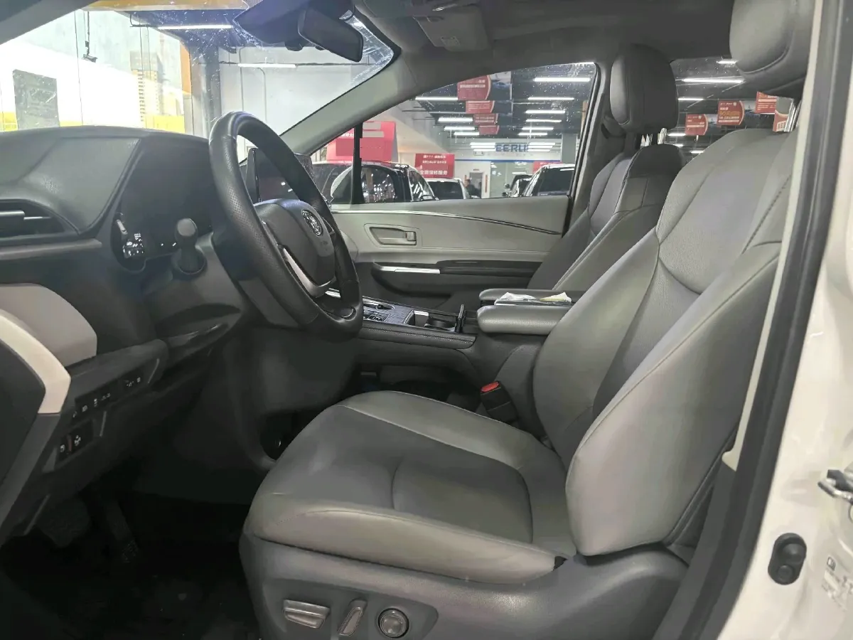 2024 Toyota Granvia 2.5L 189HP L4 E-CVT Hybrid,autocango,china used car exporter,china ev exporter,chinese used car exporter,chinese used ev exporter