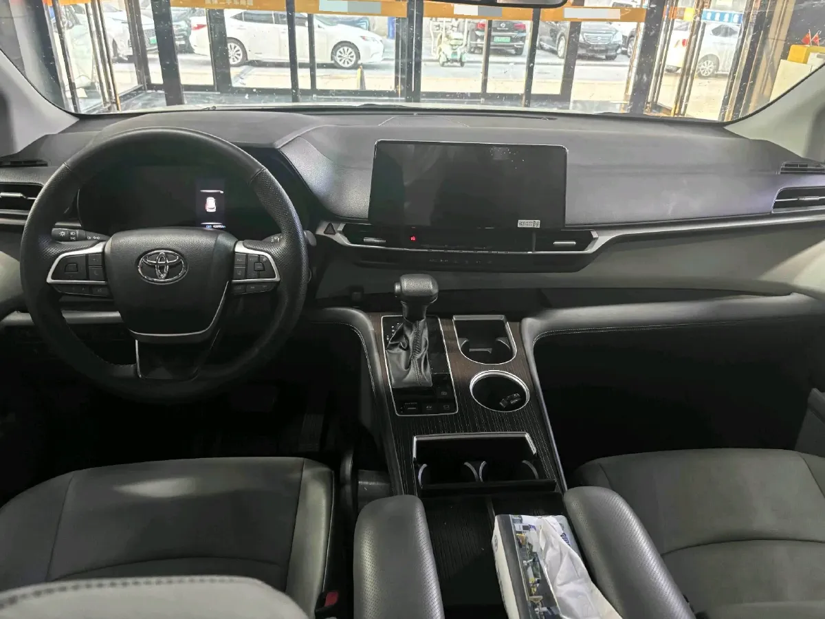 2024 Toyota Granvia 2.5L 189HP L4 E-CVT Hybrid,autocango,china used car exporter,china ev exporter,chinese used car exporter,chinese used ev exporter