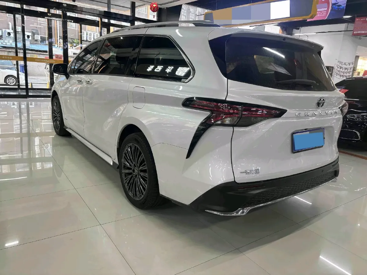 2024 Toyota Granvia 2.5L 189HP L4 E-CVT Hybrid,autocango,china used car exporter,china ev exporter,chinese used car exporter,chinese used ev exporter