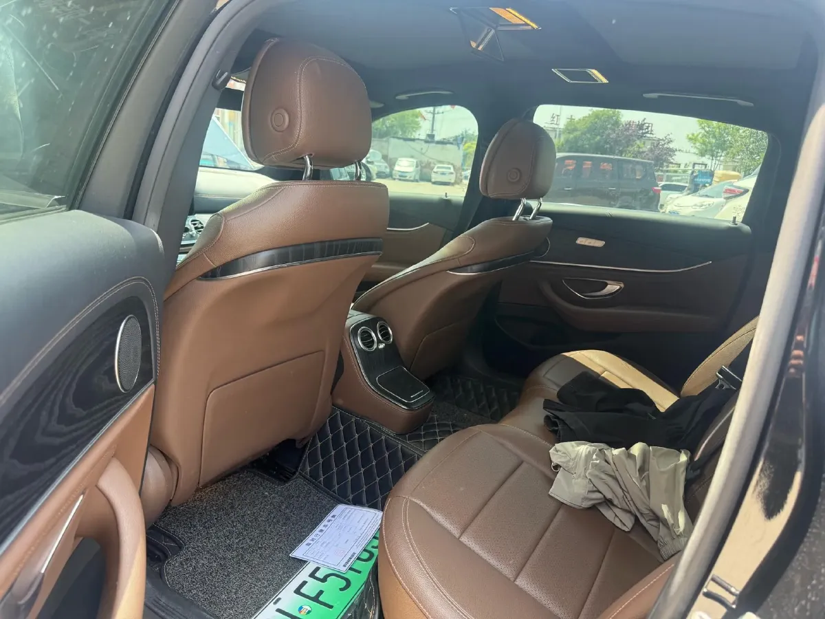 2022 Mercedes-Benz E Class 2.0T 211HP L4 9AT PHEV 25.4KWH,autocango,china used car exporter,china ev exporter,chinese used car exporter,chinese used ev exporter