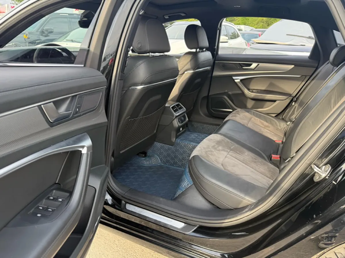 2020 Audi A6L 2.0T 224HP L4 7DCT,autocango,china used car exporter,china ev exporter,chinese used car exporter,chinese used ev exporter