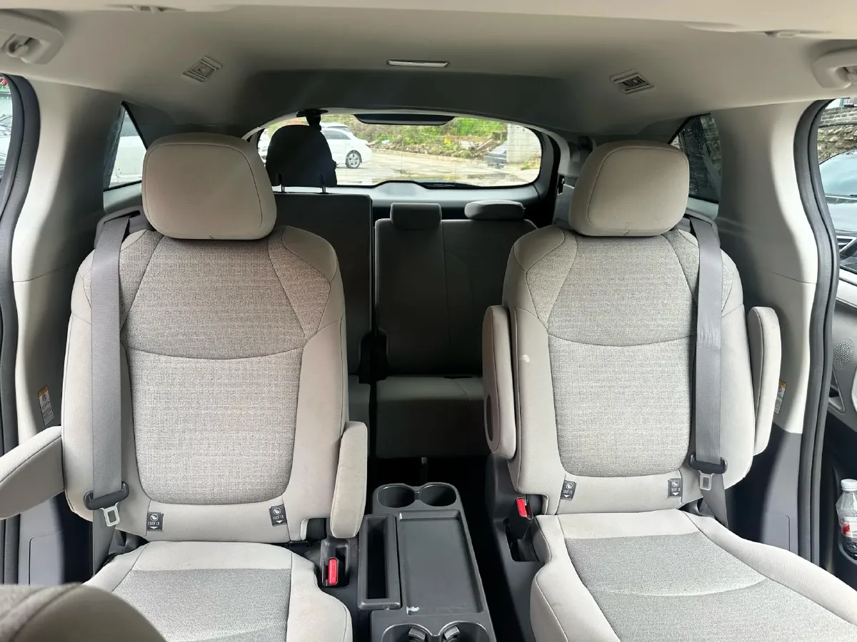 2024 Toyota Sienna 2.5L 189HP L4 E-CVT Hybrid,autocango,china used car exporter,china ev exporter,chinese used car exporter,chinese used ev exporter