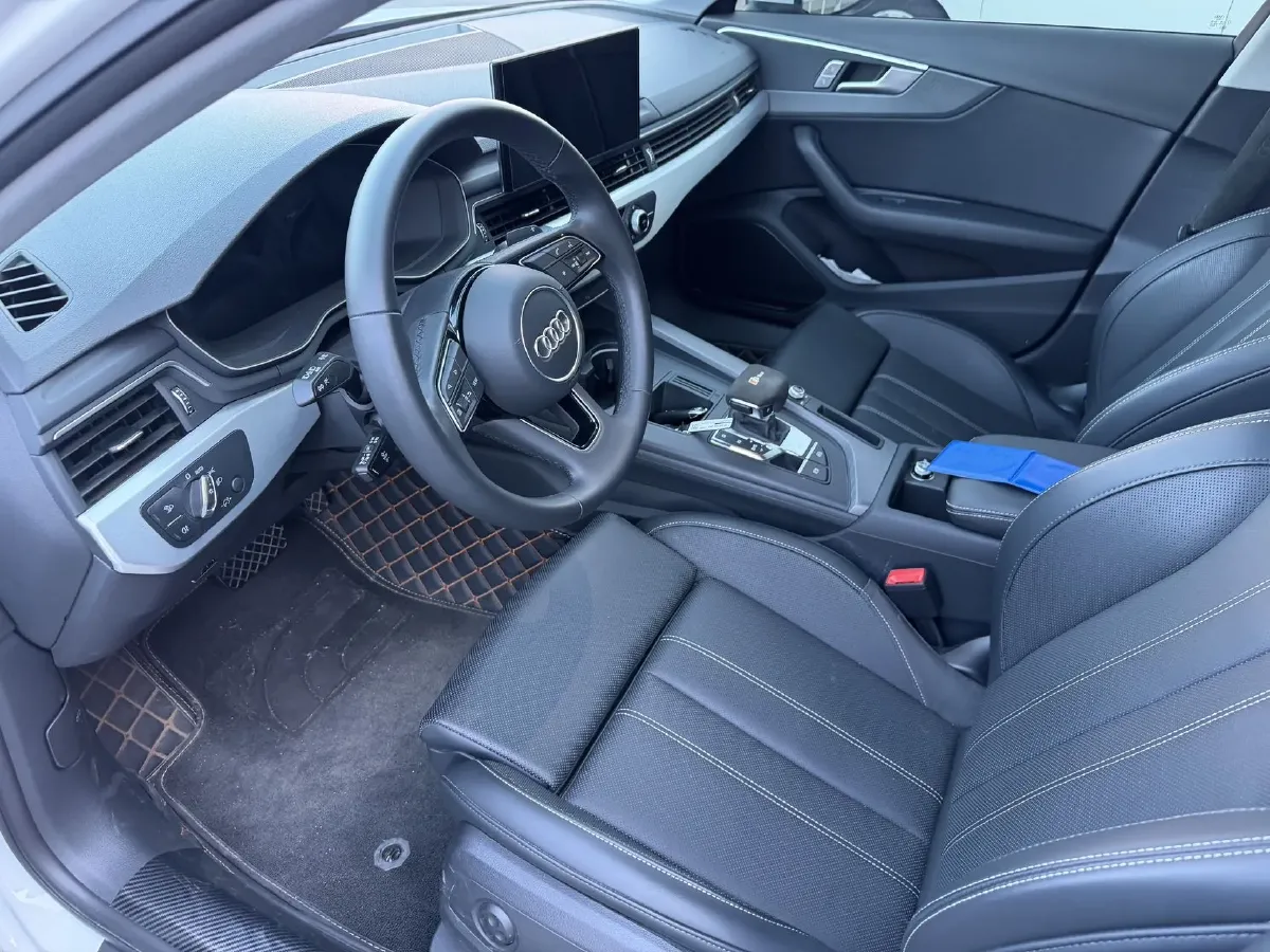 2024 Audi A4L 2.0T 190HP L4 7DCT,autocango,china used car exporter,china ev exporter,chinese used car exporter,chinese used ev exporter