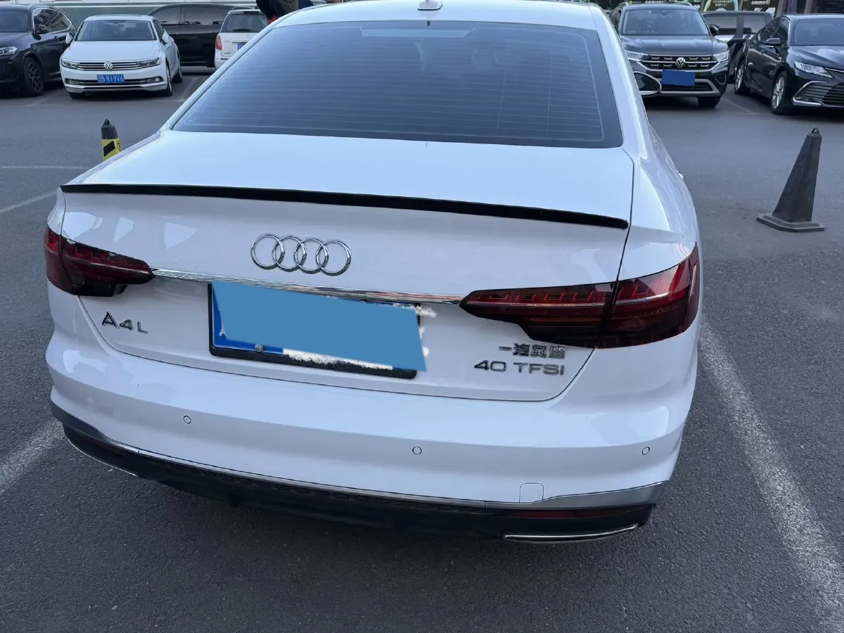 2024 Audi A4L 2.0T 190HP L4 7DCT,autocango,china used car exporter,china ev exporter,chinese used car exporter,chinese used ev exporter