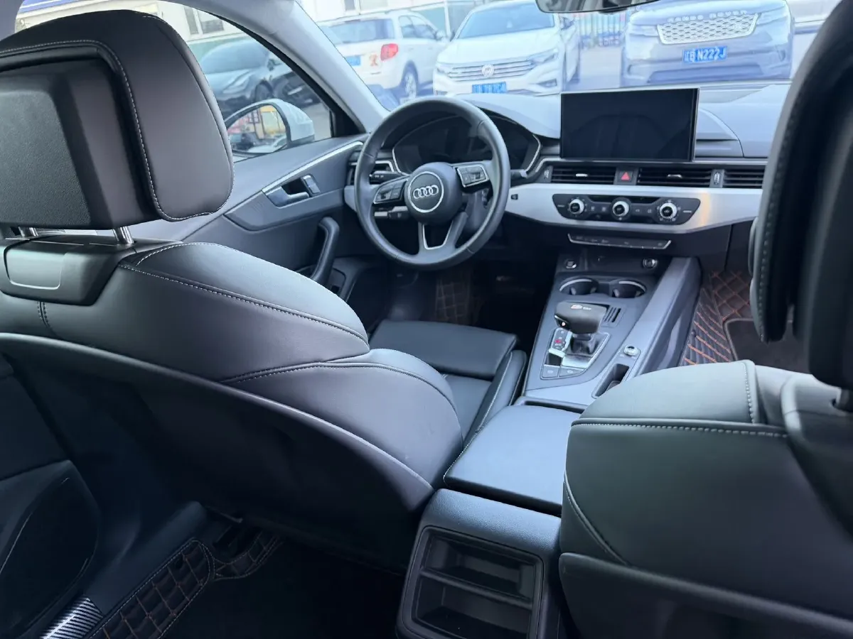 2024 Audi A4L 2.0T 190HP L4 7DCT,autocango,china used car exporter,china ev exporter,chinese used car exporter,chinese used ev exporter