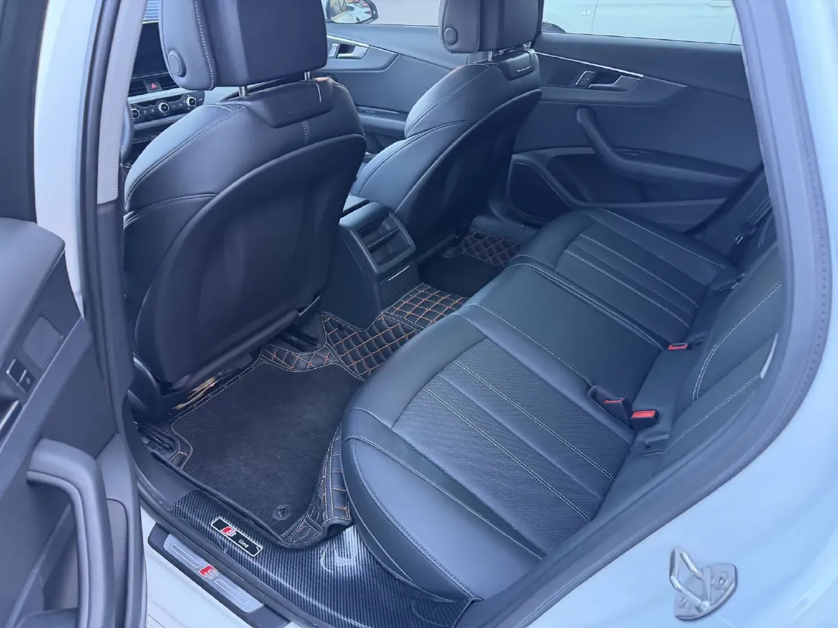 2024 Audi A4L 2.0T 190HP L4 7DCT,autocango,china used car exporter,china ev exporter,chinese used car exporter,chinese used ev exporter