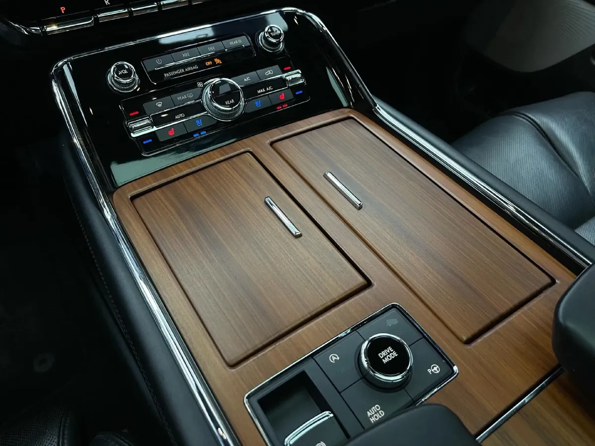 2020 Lincoln Navigator 3.5T 388HP V6 10AT,autocango,china used car exporter,china ev exporter,chinese used car exporter,chinese used ev exporter