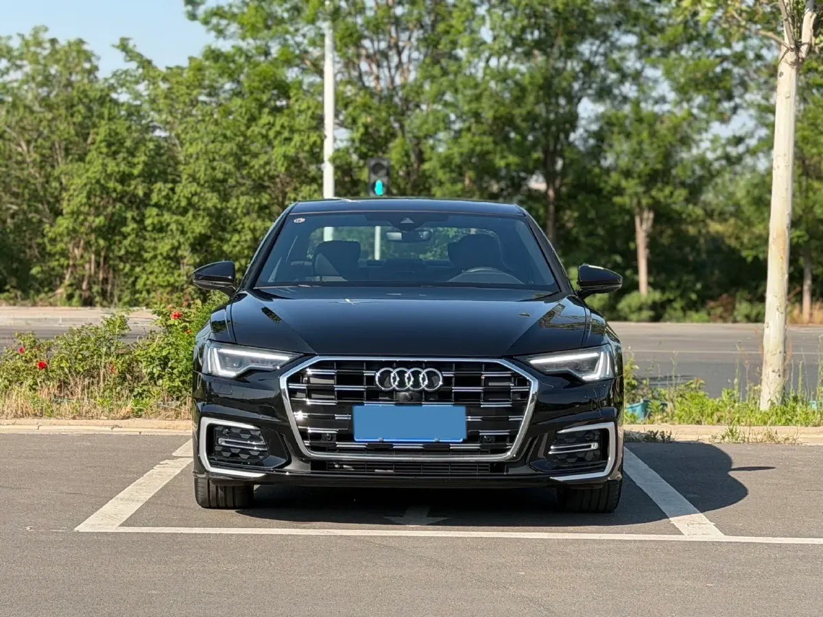 2023 Audi A6L 2.0T 245HP L4 7DCT,autocango,china used car exporter,china ev exporter,chinese used car exporter,chinese used ev exporter