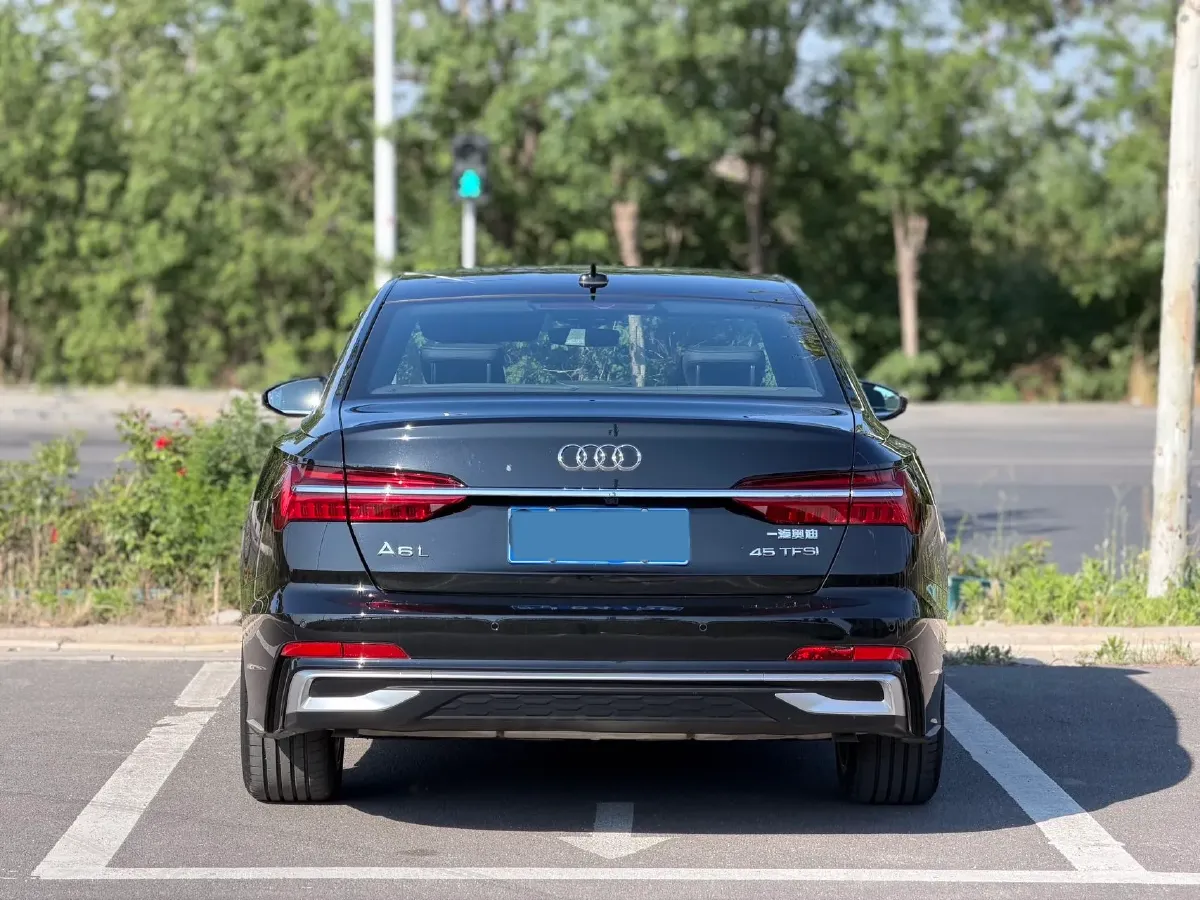 2023 Audi A6L 2.0T 245HP L4 7DCT,autocango,china used car exporter,china ev exporter,chinese used car exporter,chinese used ev exporter
